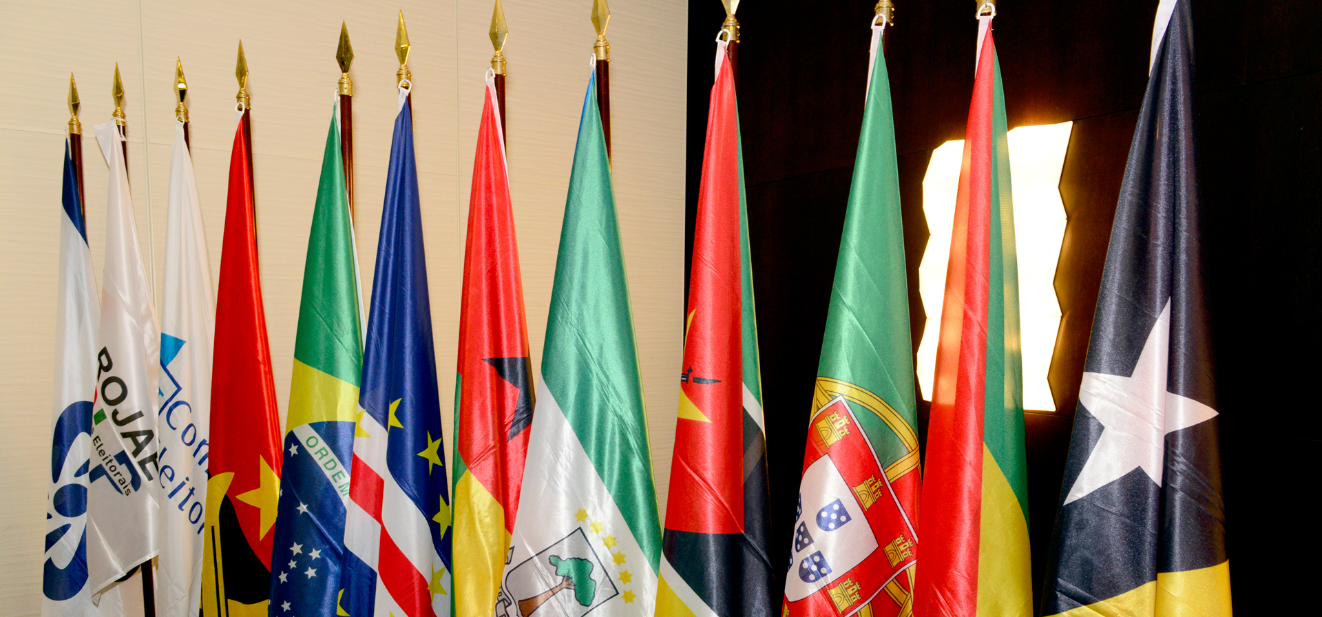 CNE junta em Luanda Membros da ROJAE–CPLP para partilha de experiências sobre a Votação Antecipada e Votação no Exterior