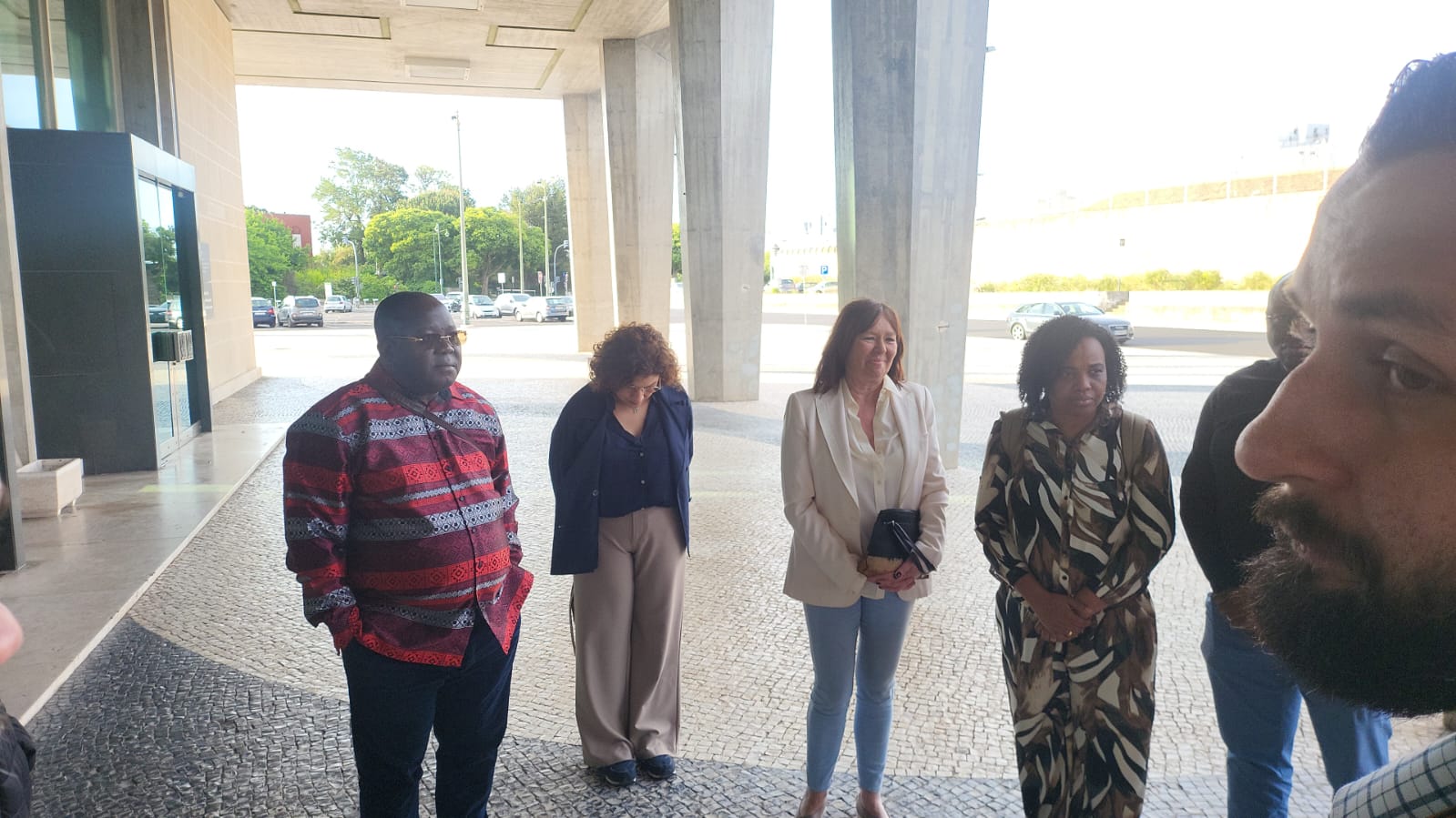 Portugueses estão hoje a votar para eleger o parlamento.